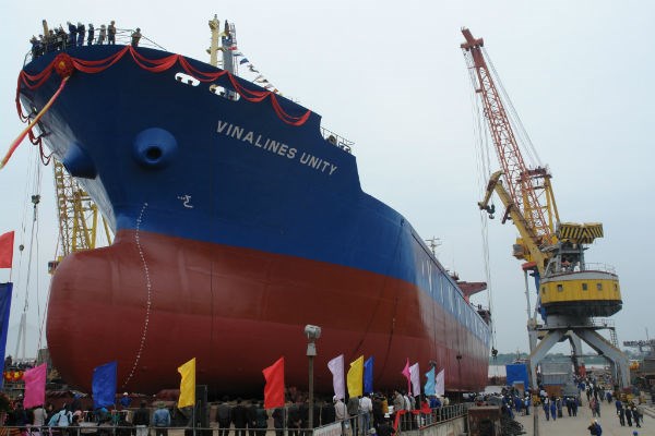 Đẩy mạnh thoái vốn và cổ phần hóa Vinalines
