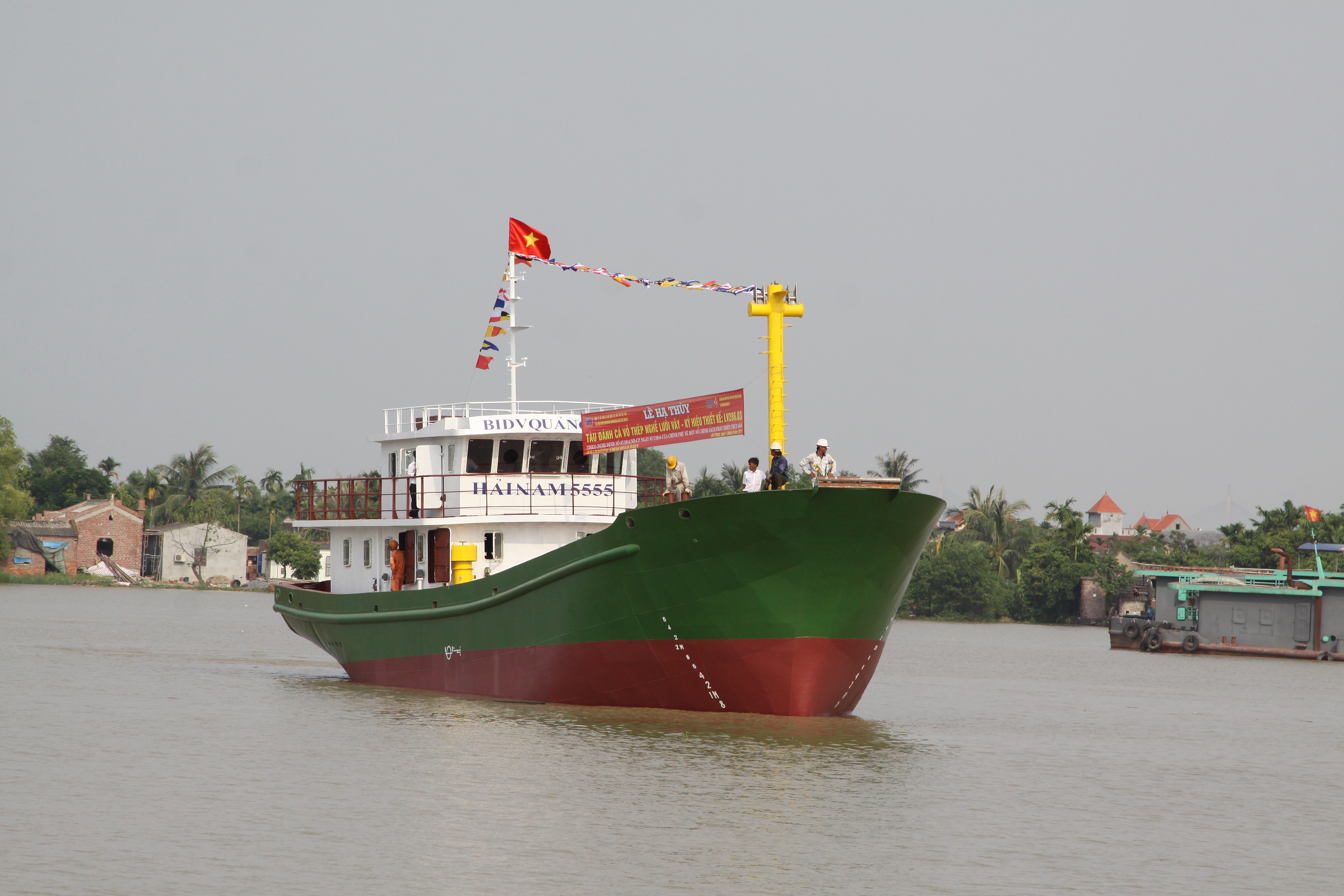 Fishipco Hạ thủy tàu đánh cá vỏ thép nghề lưới vây - Hải Nam 5555